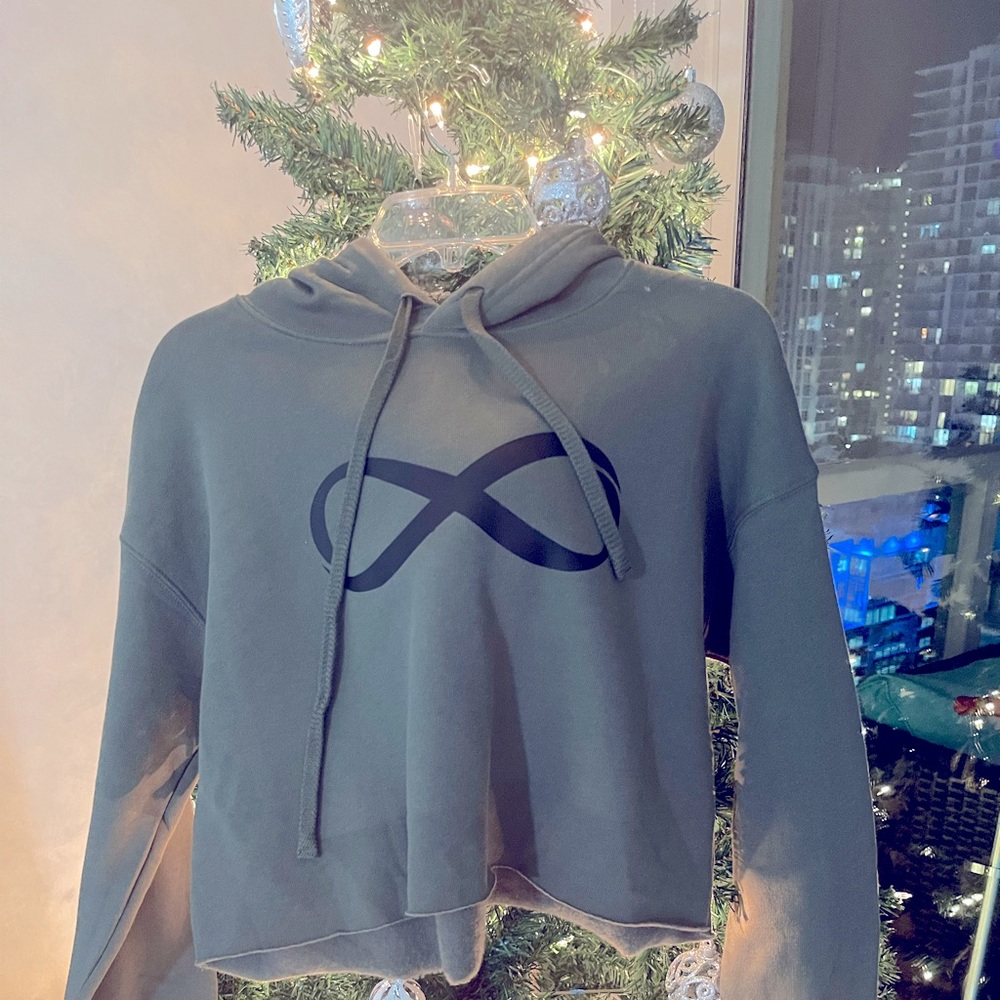 Custom made sweatshirts, t-shirt, any design you want
